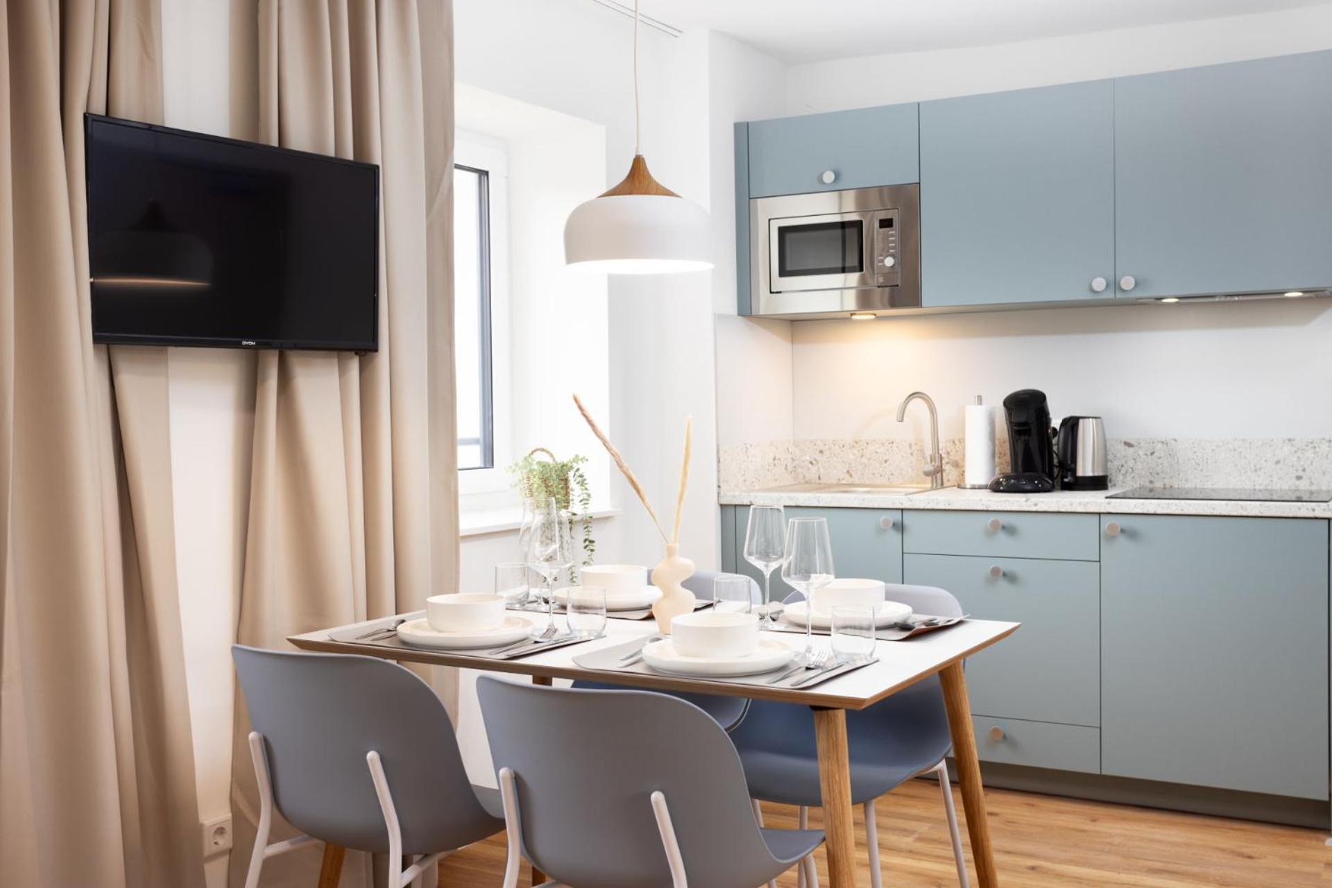 Dwellstay - *